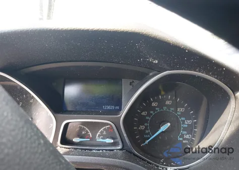 2014 Ford Focus Se z USA, uszkodzony, nr VIN 1FADP3F28EL448408